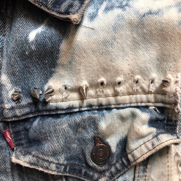 Vintage Levi’s distressed vest - Picture 7 of 9